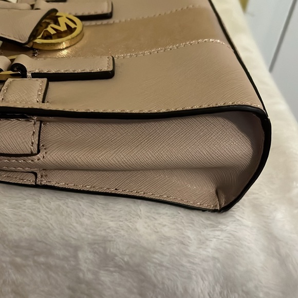 Michael Kors, small handbag, keychain, zipper pocket inside - Picture 9 of 12